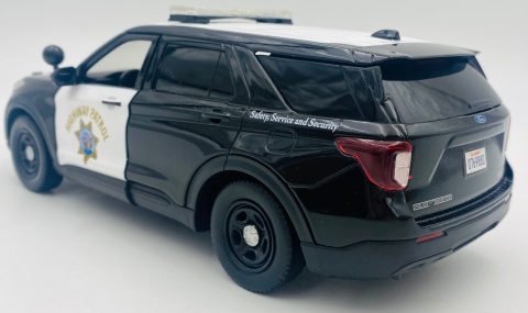Chp Interceptor Utility Rear Ford Interceptor Police Utility CHP 2022 Hybrid model 1:24 Motormax ...